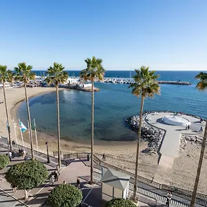 Beachfront With Stunning Sea Views Apartamento